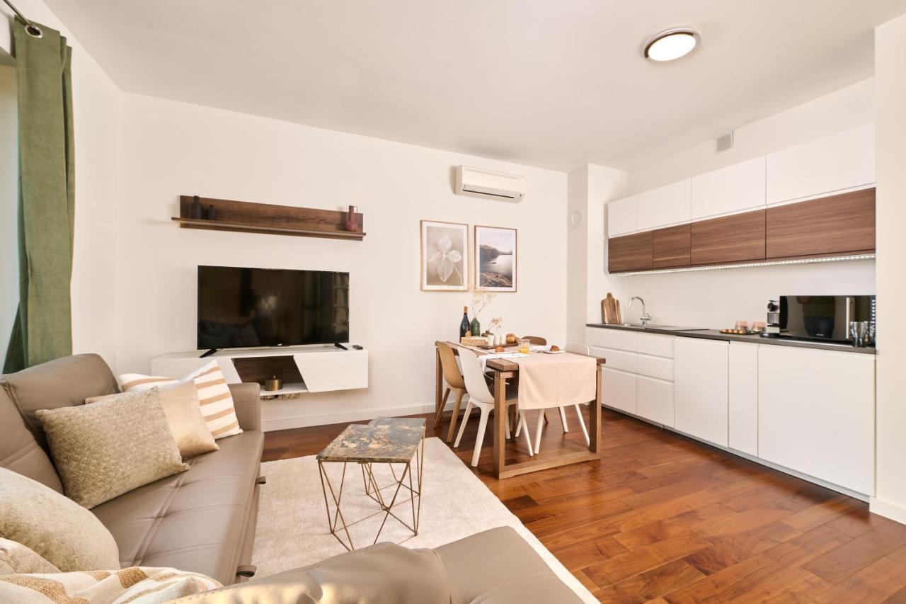 Brand New 1 Bedroom Apartment With Backyard Near The Beach! Porec Esterno foto